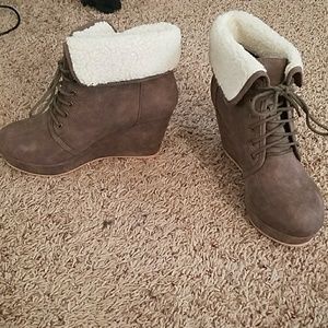 Heeled booties